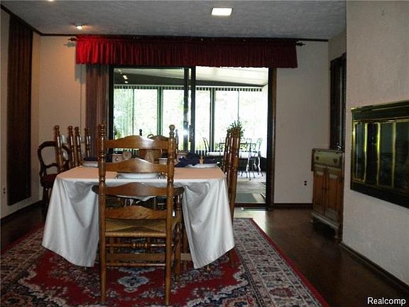 5th image of 529 Westbourne Dr