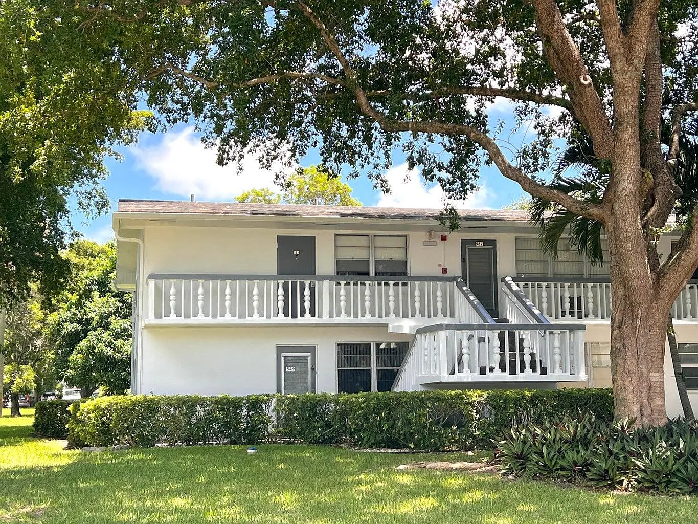 2 bed, 1.5 bath, 820 sqft, $1,500 — Photo 2