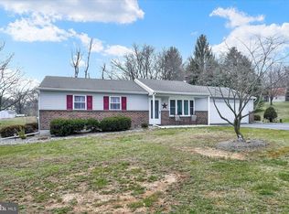 844 Elham Dr, York, PA 17406