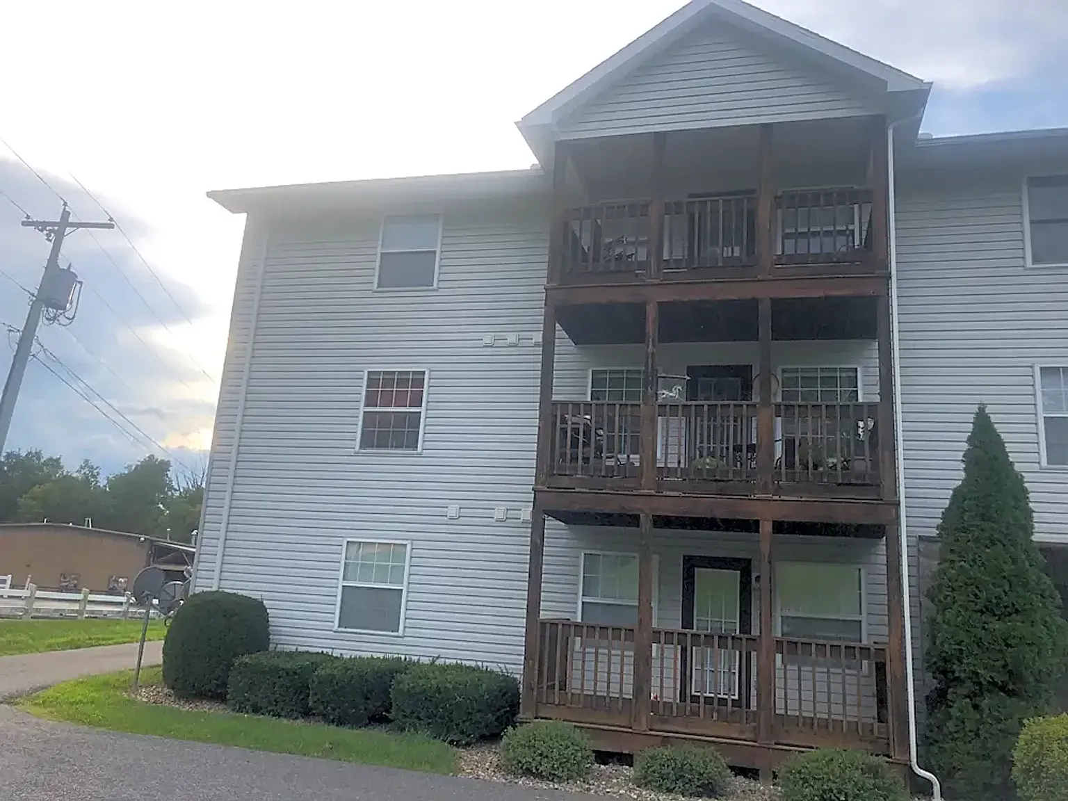 Hall Valley Apartments — Photo 3