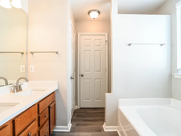 1322 Rumstone Ln — Photo 15