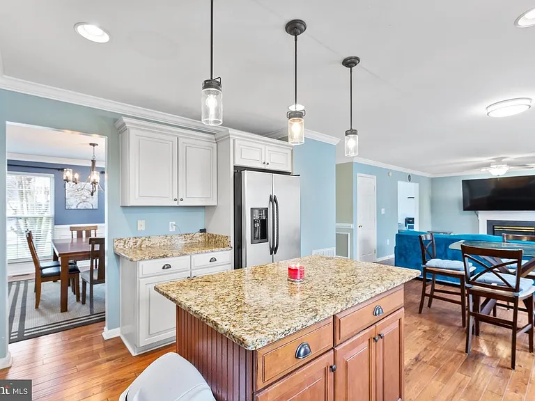 10103 Cotter Ct — Photo 4