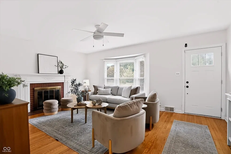 2 bed, $1,600 — Photo 4