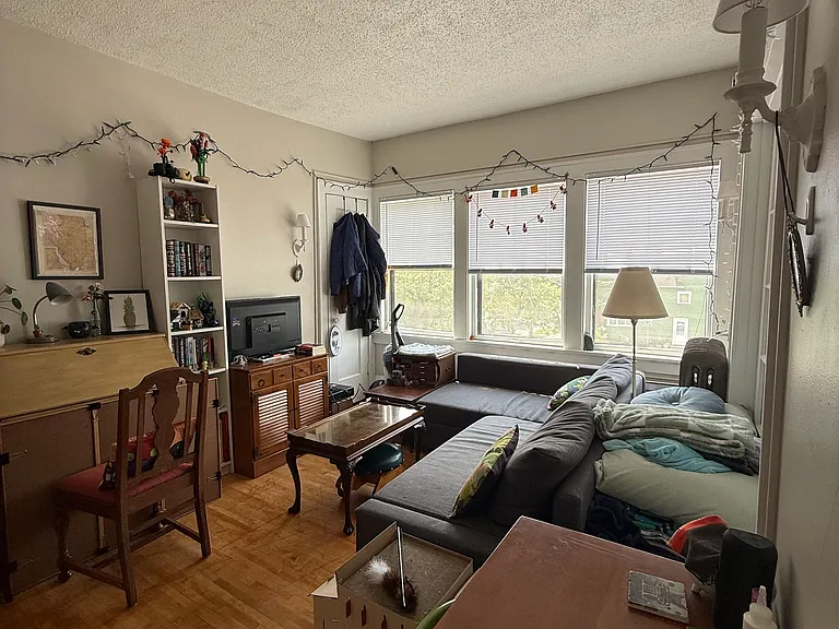 1824 Grand Ave #2 — Photo 2