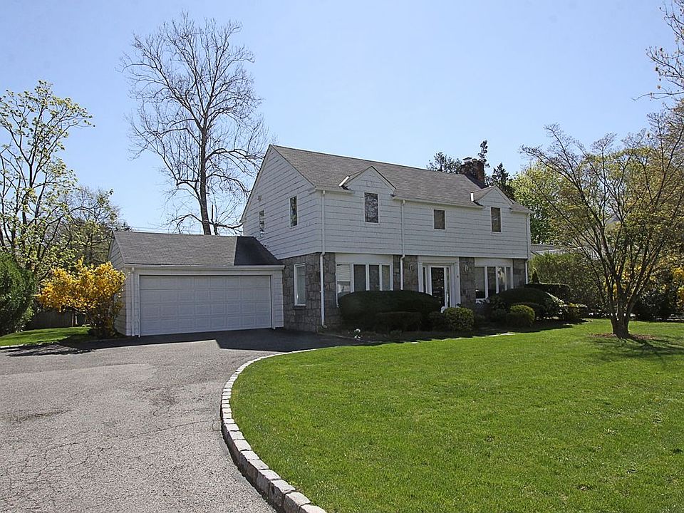 1st image of 6 Canterbury Ln