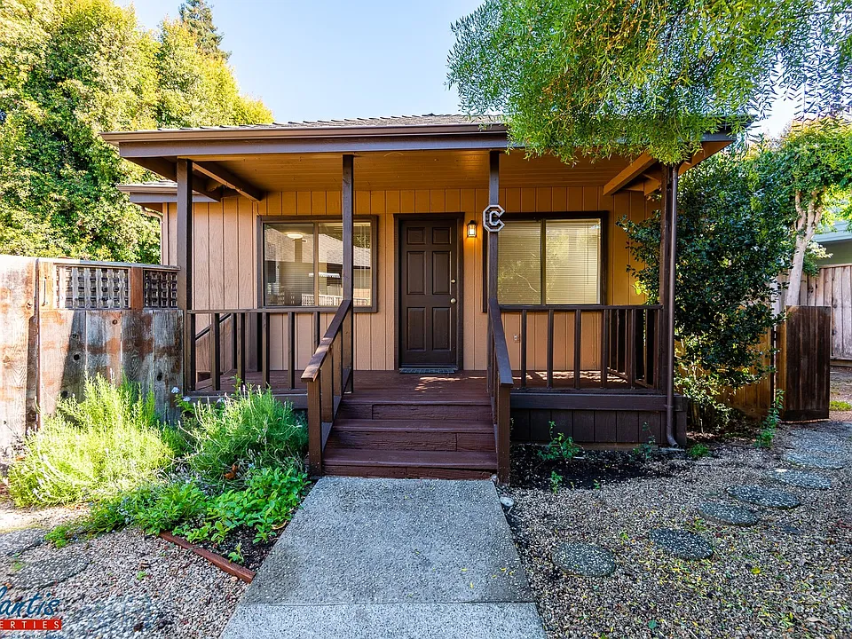 414 Bay Ave