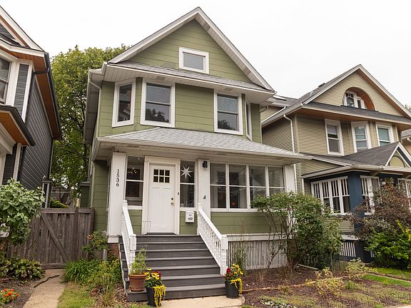 3rd image of 1536 W Glenlake Ave