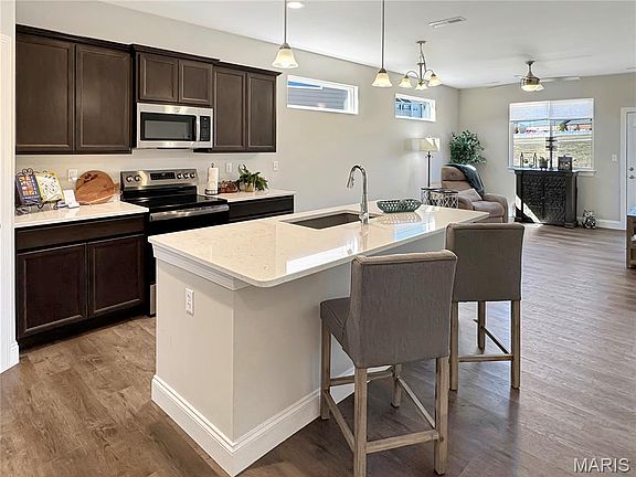 2nd image of 891 Walter Way