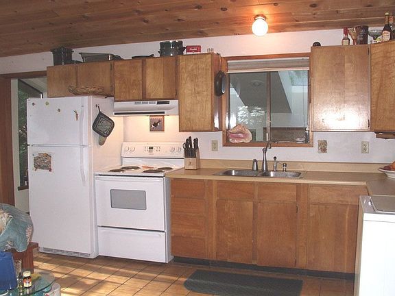 Maple cabinets in Kitchen