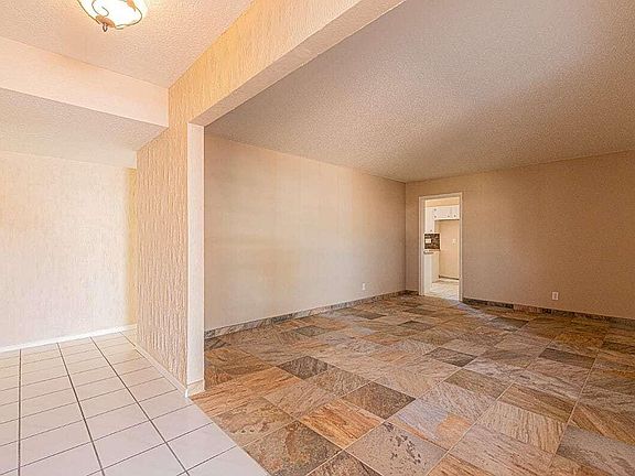 4th image of 10552 Lakewood Ave