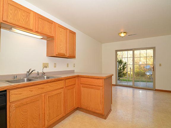 4th image of N113W16166 Sylvan Cir Unit 22