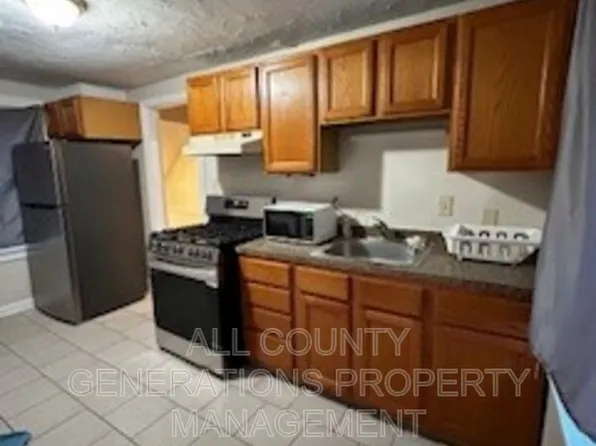 16775 Libby Rd #2, Maple Heights, OH 44137