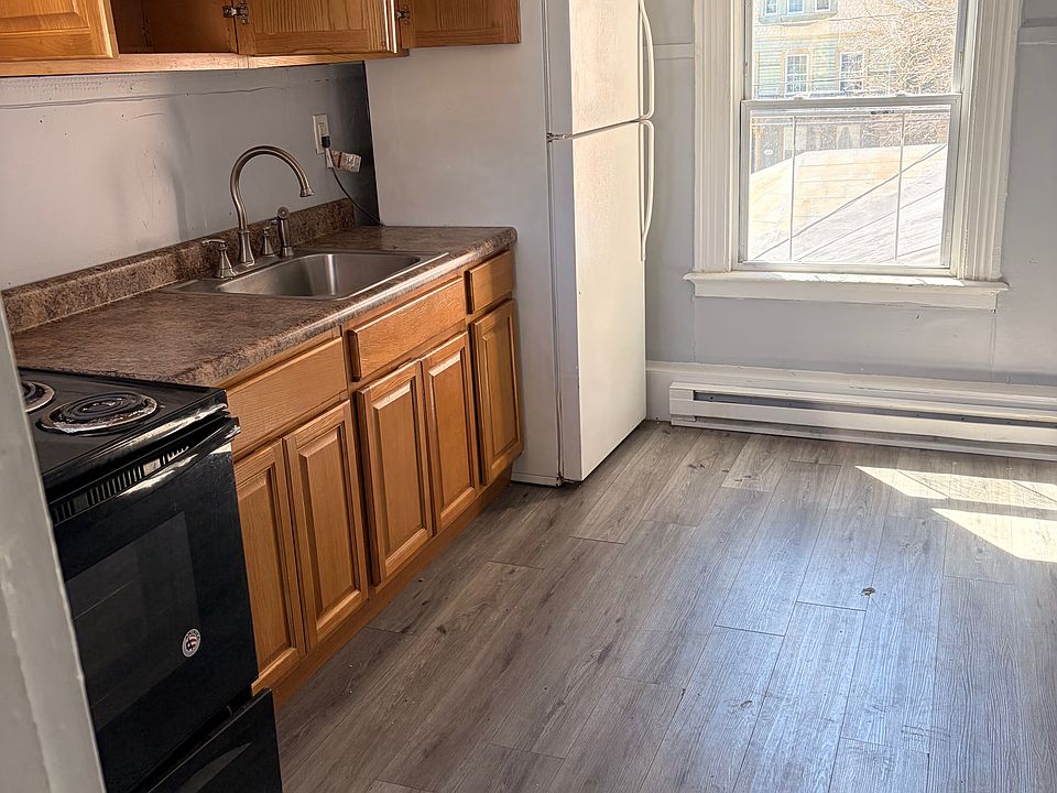 1st image of 144 Prospect St Unit 5