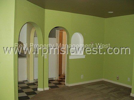 5th image of 654 E Ely Pl