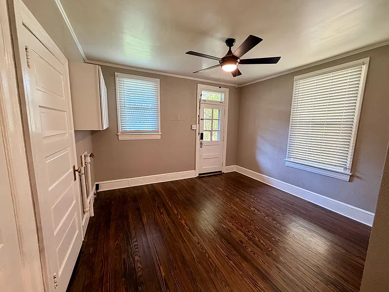 1050 Edgar Ave — Photo 17