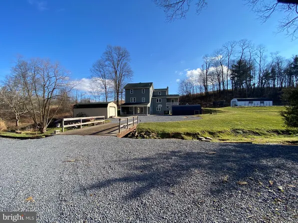 556 Rumshtown Rd, Lykens, PA 17048