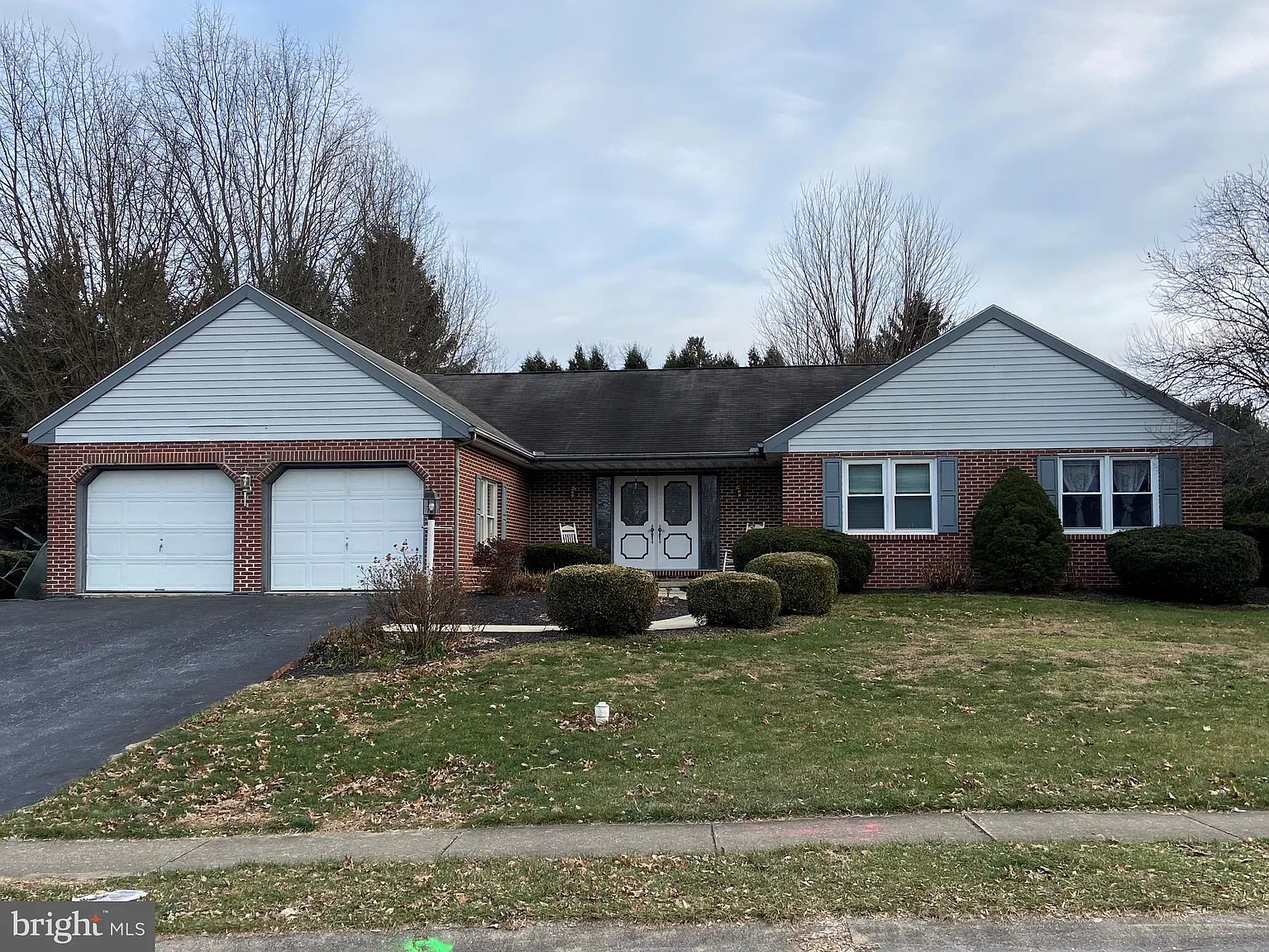 90 Magnolia Dr photo 1