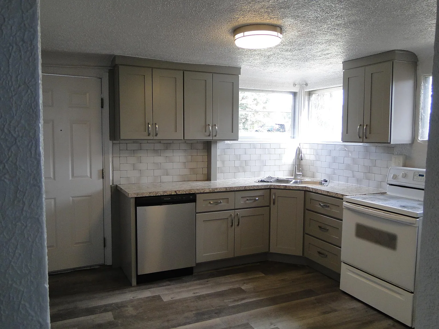 2 bed, 775 sqft, $1,000 — Photo 4