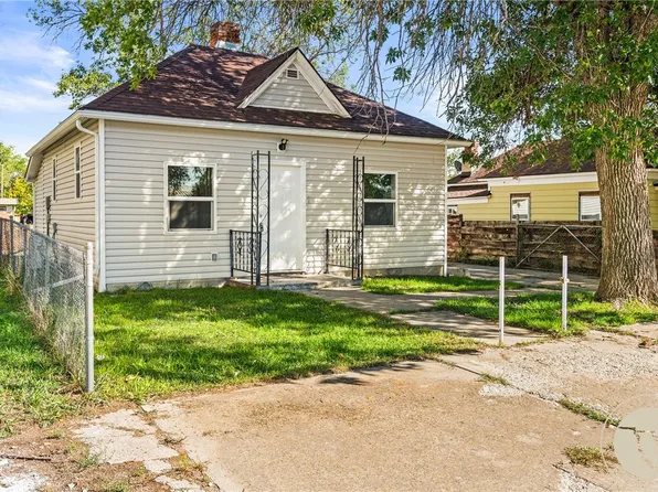 214 2nd St E, Roundup, MT 59072
