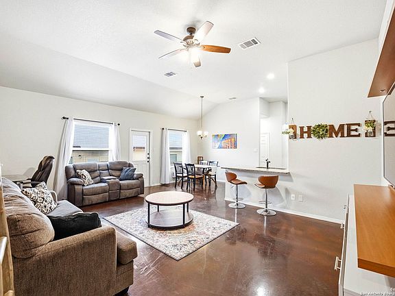 5th image of 10115 Westover Bluff