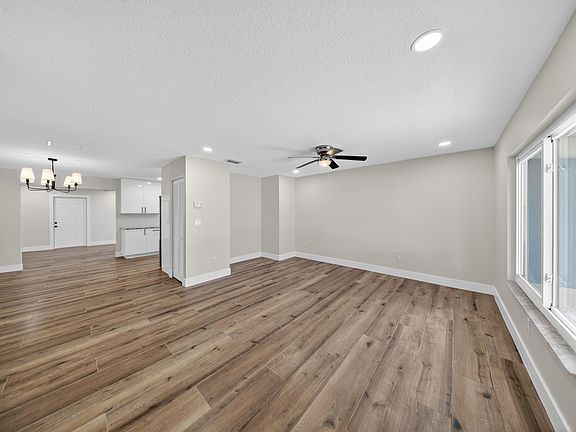4th image of 1451 SE Grapeland Avenue
