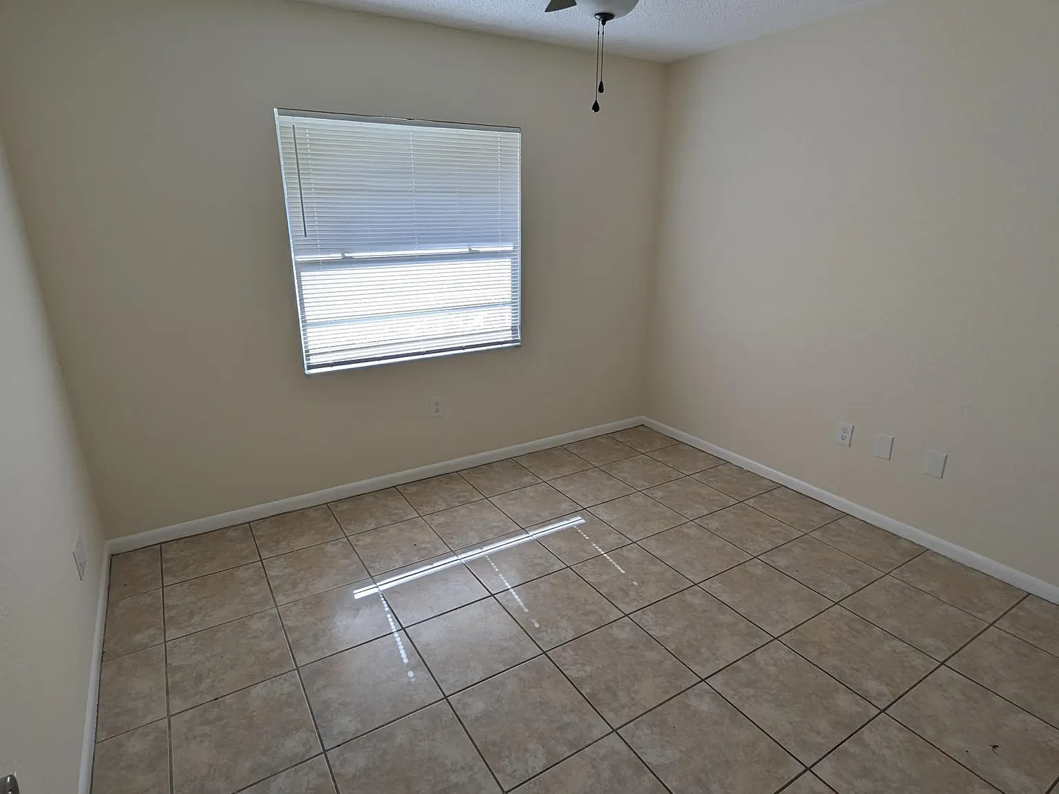 2 bed, 1100 sqft, $1,450 — Photo 2