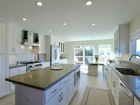 Stunning Kitchen !