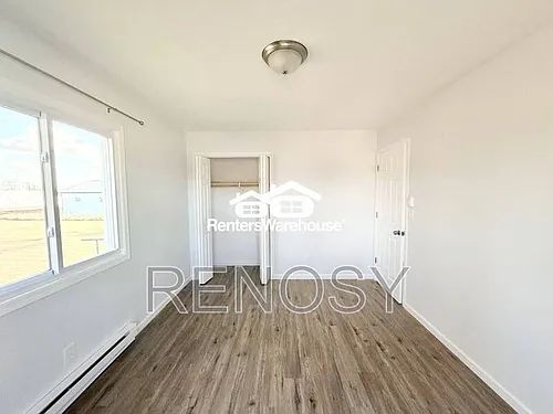 211 S Green St Photo 1