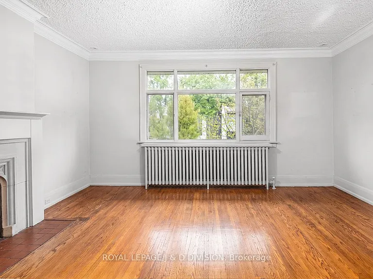 58 Lascelles Blvd — Photo 7