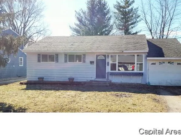 1064 Johnston St, Galesburg, IL 61401