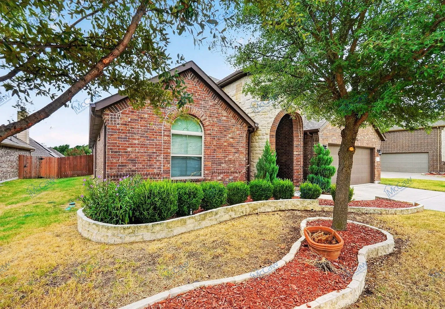 4 bed, 2.5 bath, 2550 sqft, $3,575 — Photo 3