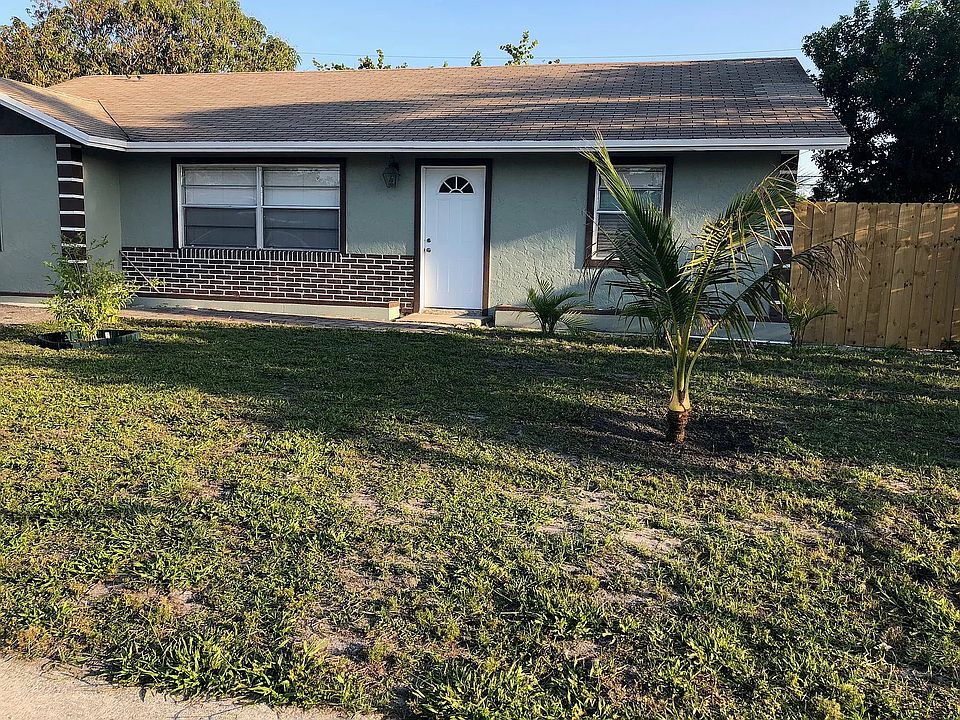 1st image of 158 NW 14th Ave