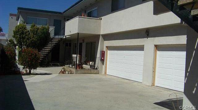 2nd image of 2305 Vanderbilt Ln APT F