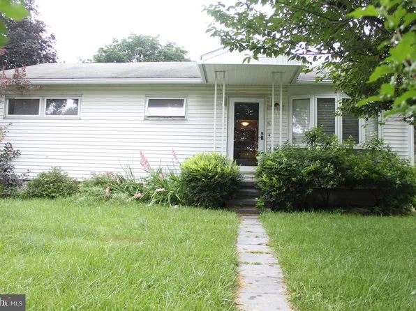 176 Florence Dr, Harrisburg, PA 17112