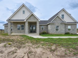 9671 Crow Ln, Adkins, TX 78101