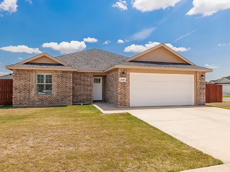 1839 Sweetwater Ln — Photo 30