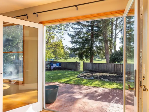 2371 Stonehouse Drive, Napa, CA 94558