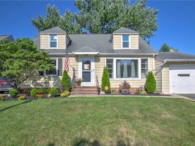 5038 N Barton Rd, Lyndhurst, OH, 44124