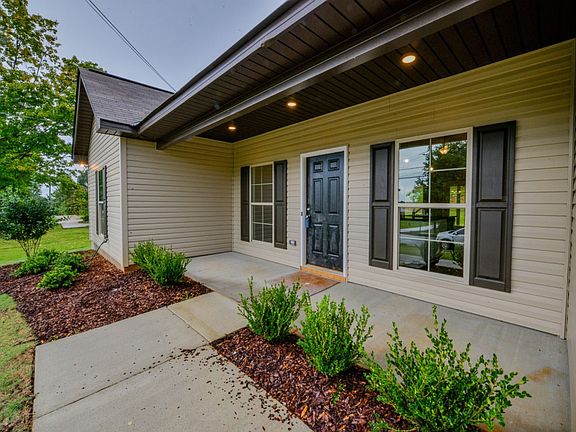 2nd image of 801 34th Ave E