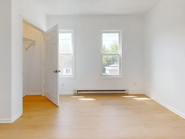 2550 Elyria Ave — Photo 77