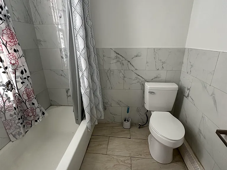 190 Clinton Ave #4 — Photo 2