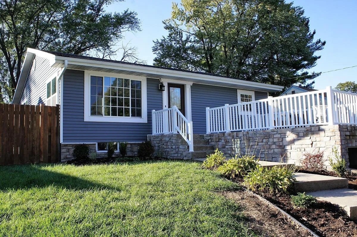Building Photo - 4213 Riverview Dr