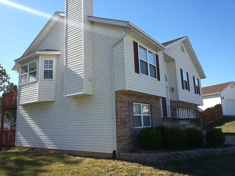 2106 Streamview Ct — Photo 2