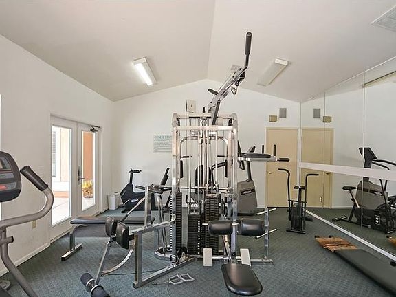 4th image of 3008 Parkway Blvd #C