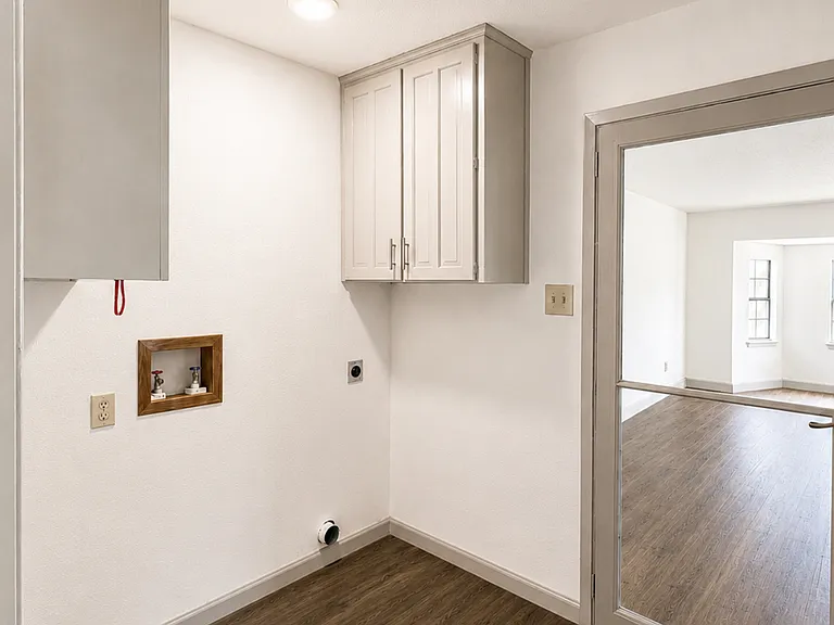 2401 Stephen Lee Dr — Photo 30