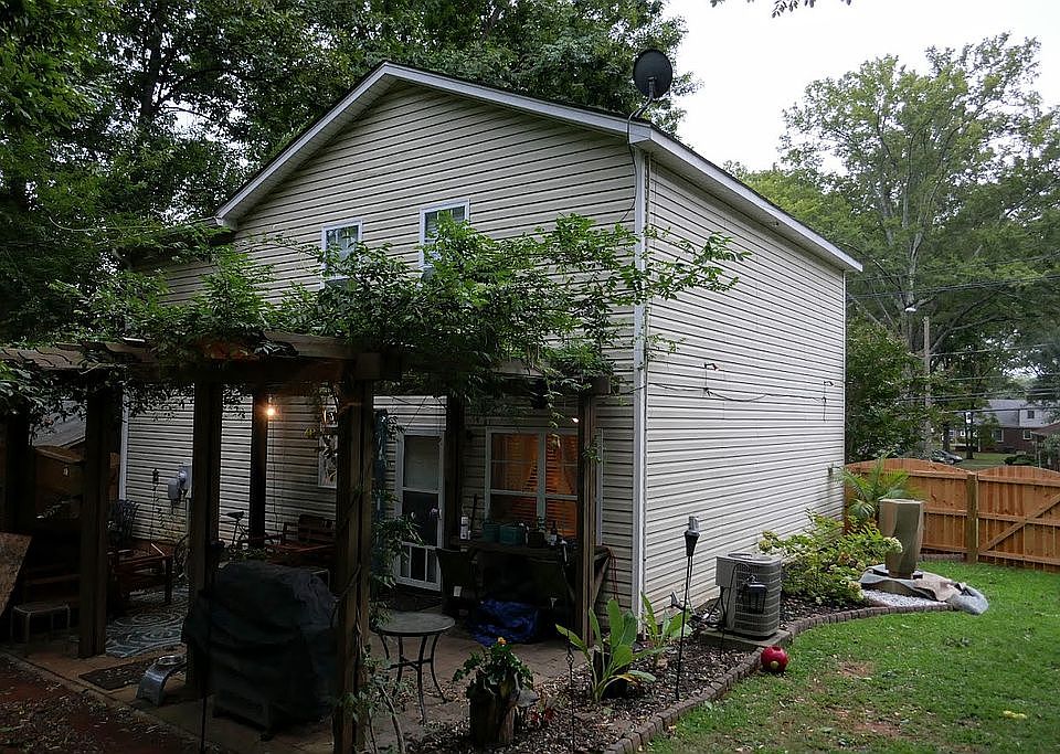 2nd image of 1700 Oaklawn Ave