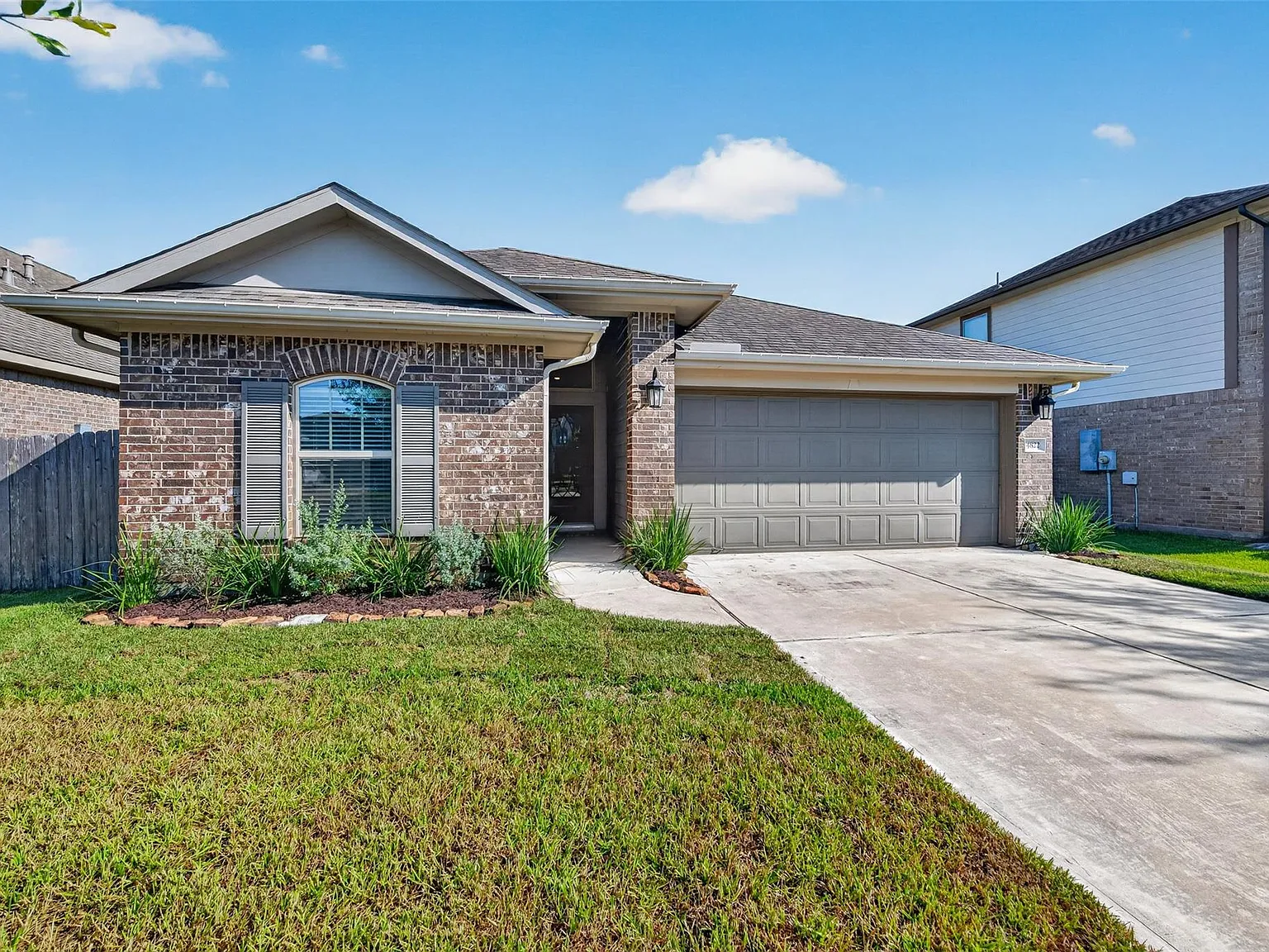 3 bed, 2.0 bath, 1835 sqft, $2,595 — Photo 1