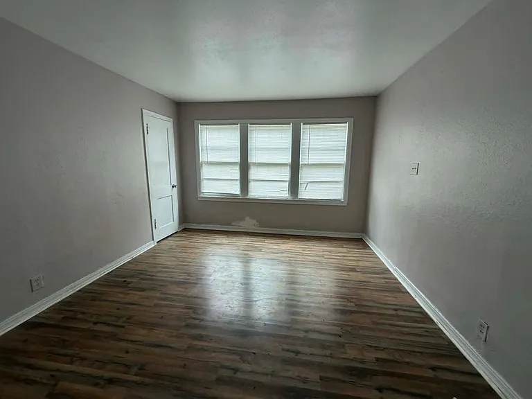 3159 Milton St — Photo 3
