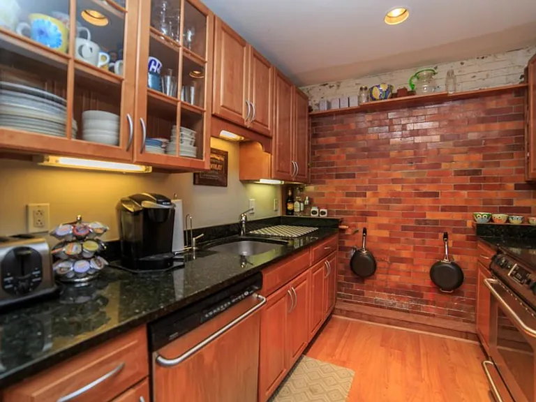 743 E 4th St #103 — Photo 7