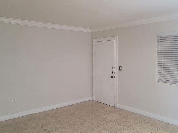 5th image of 1330 W 54th St